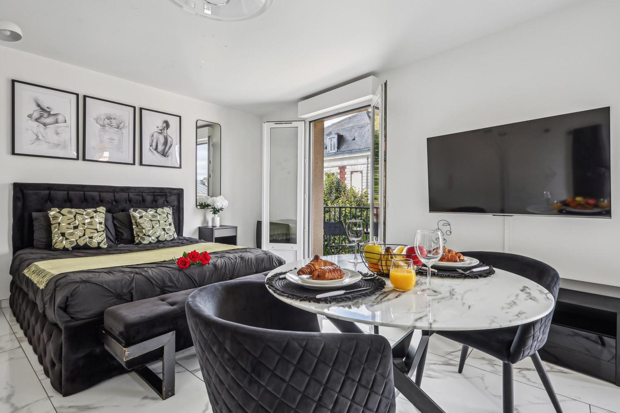 Studio Avec Jacuzzi & Vue Sur Le Parc Soubiran Dammarie-les-Lys Exterior photo